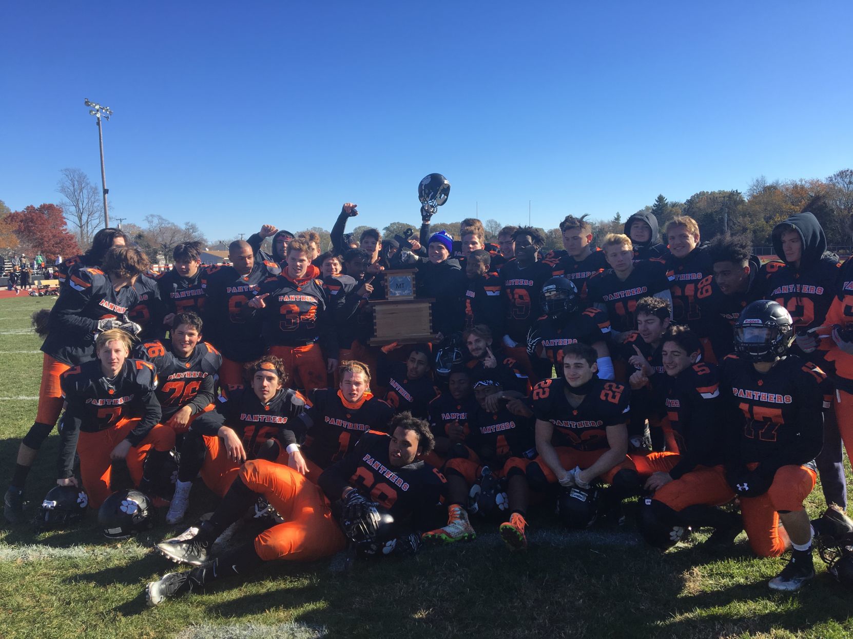Middle gets Anchor Bowl trophy